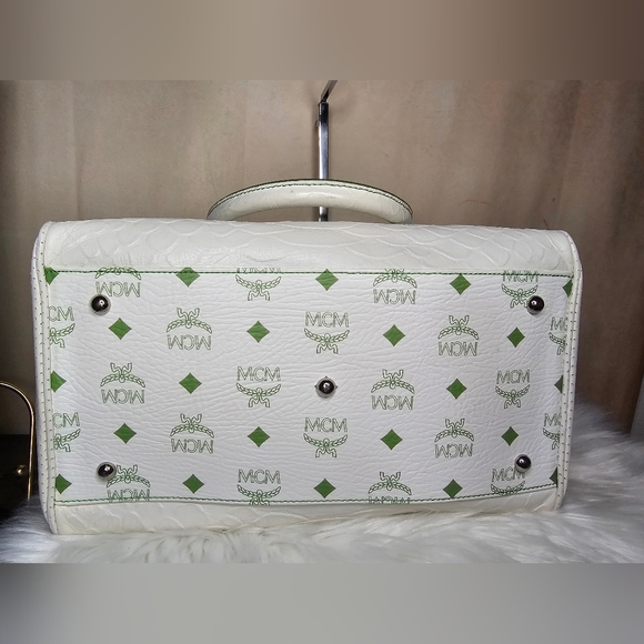 MCM boston - Picture 12 of 12